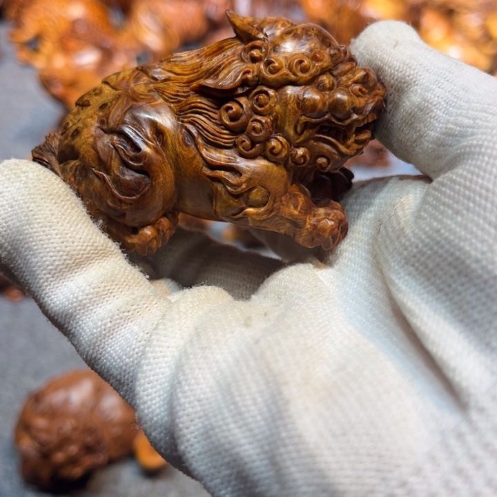 漩***狗柏木貔貅把件掌中宝