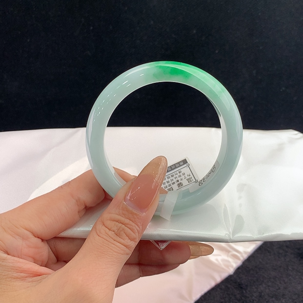 【闪购商品】未镶嵌手镯翡翠正55