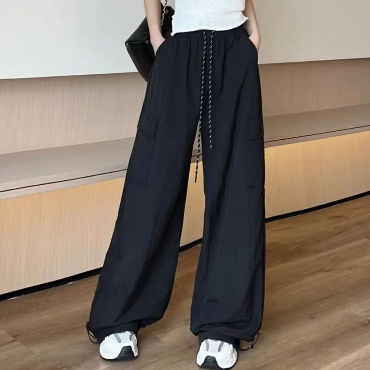 《琪琪家》2025新款酷帅风美式运动速干设计感工装阔腿8603
