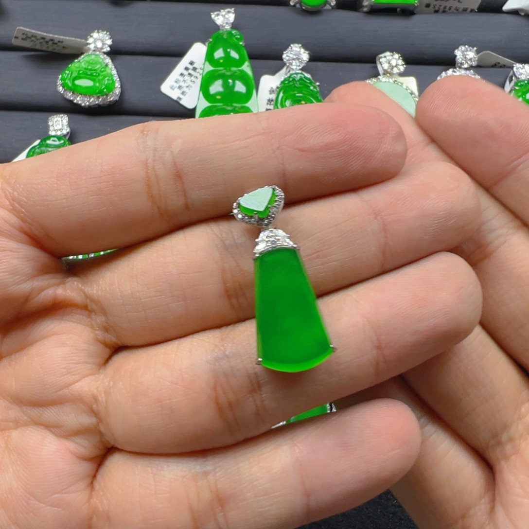 翡翠银S925镶嵌颈饰