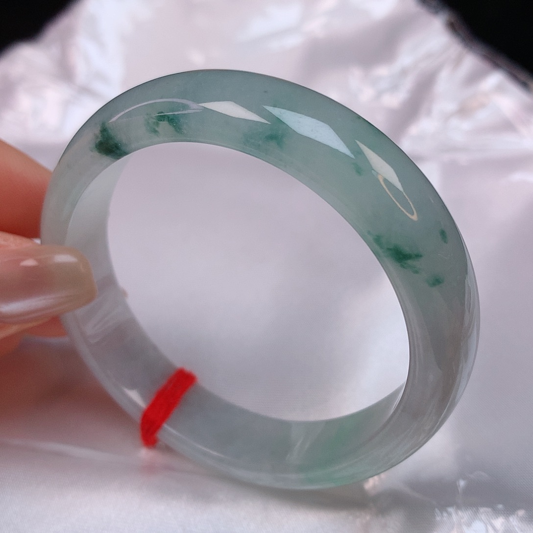 【闪购商品】翡翠手镯未镶嵌54+贵妃手镯