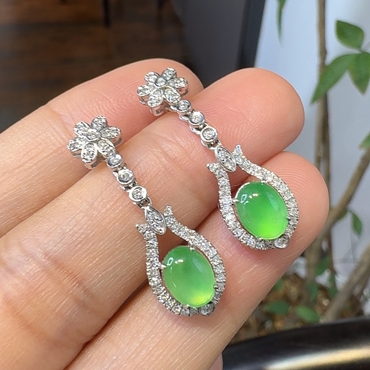 翡翠18K金镶嵌耳饰