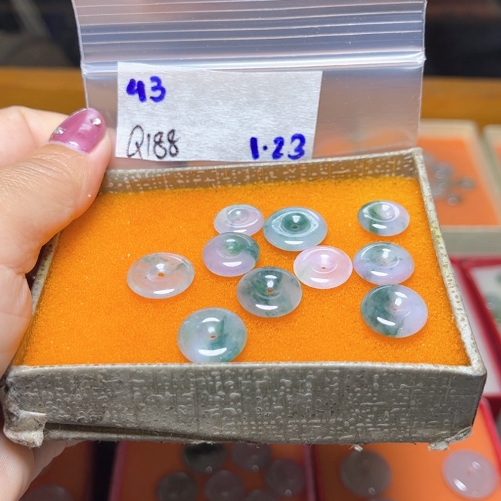 定制翡翠未镶嵌不