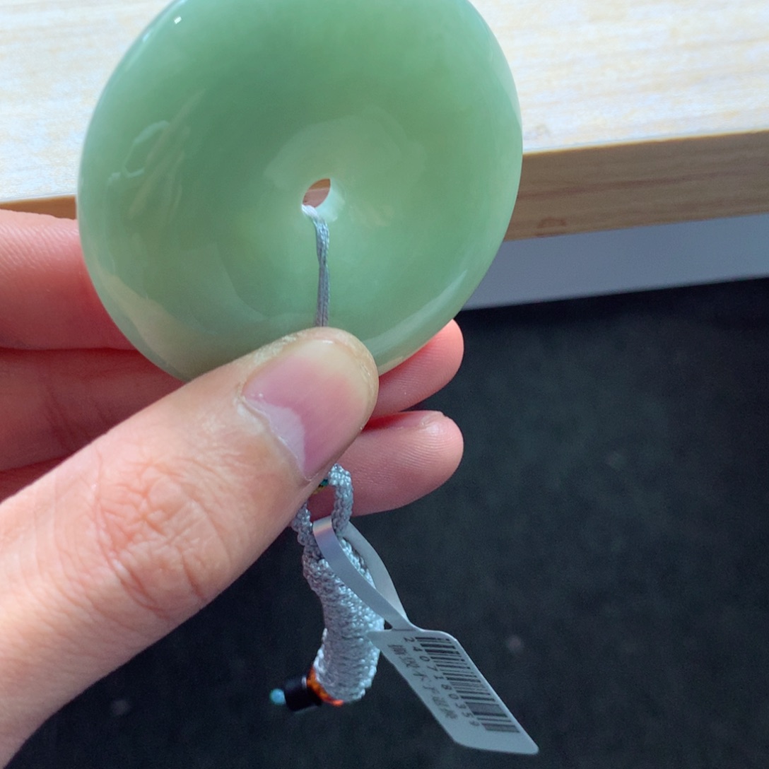 翡翠颈饰未镶嵌吊坠