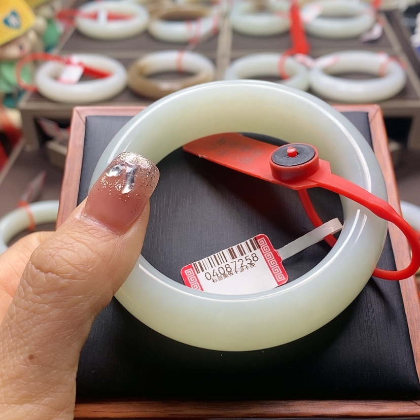 【闪购商品】和田玉手镯未镶嵌