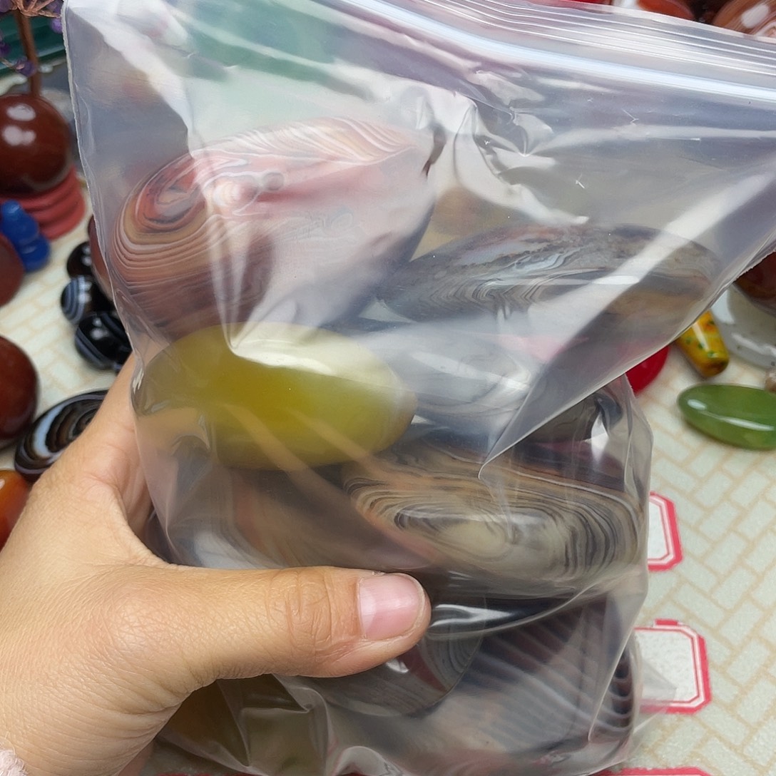 胜***群玛瑙/玉髓合金颈饰