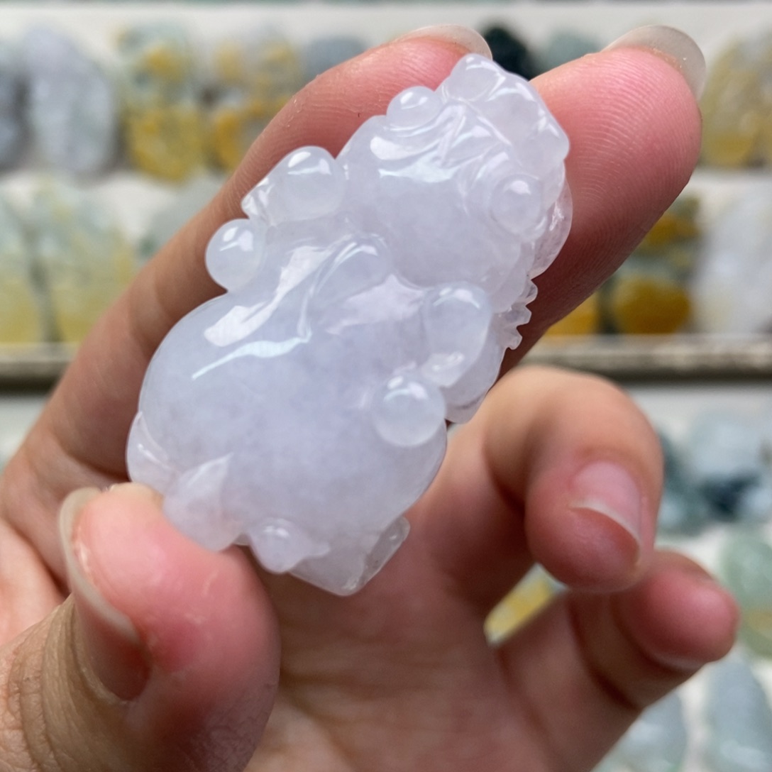 翡翠吊坠(赠链)未镶嵌