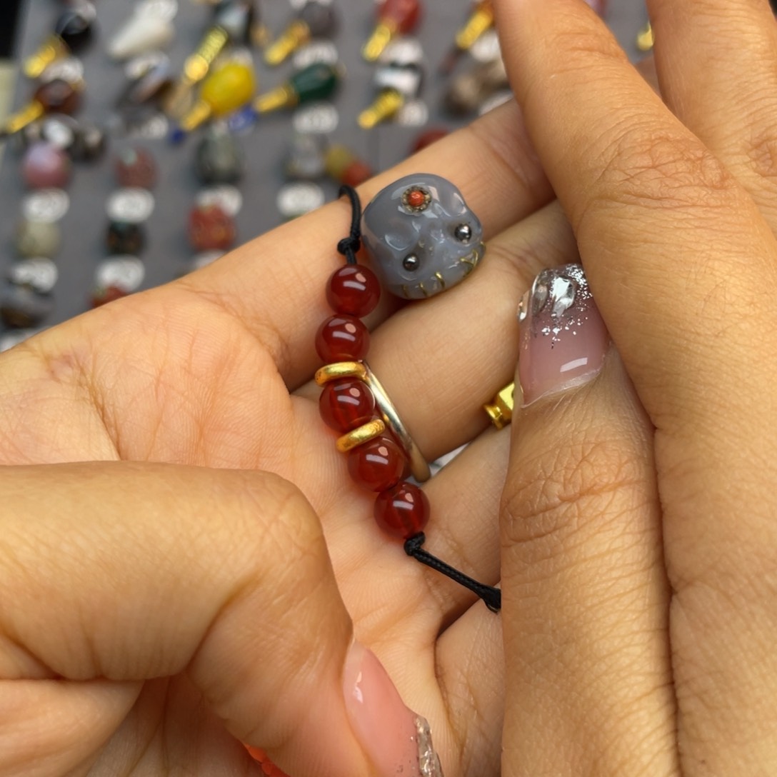 玛瑙/玉髓配饰合金阿*嘛