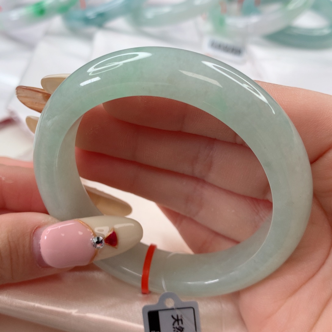 翡翠手镯未镶嵌54葡萄肉正圈