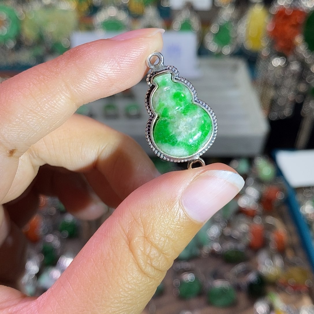 散珠翡翠配件有文不退不换