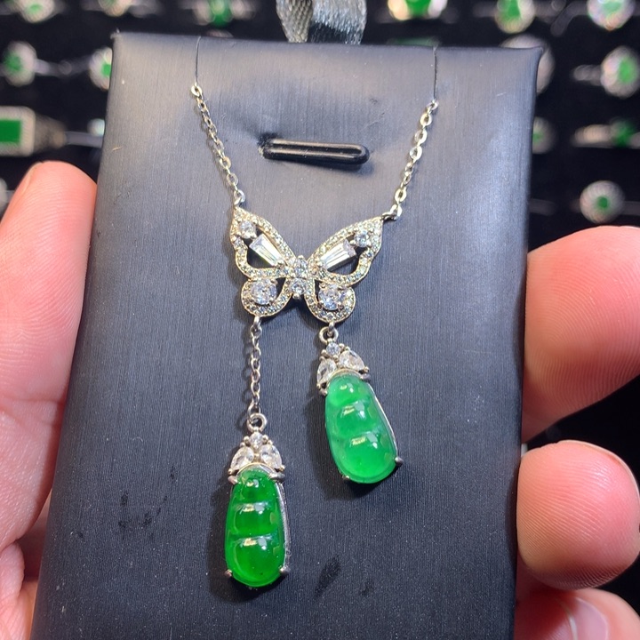 【闪购商品】翡翠颈饰银S925镶嵌绿豆