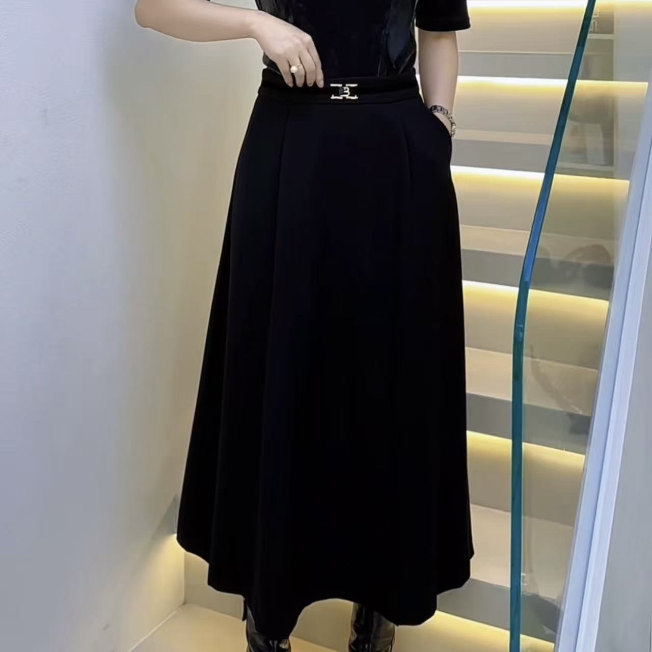 【新品上架】 西装半身裙女秋季A字裙高腰显瘦垂坠感休闲中长款伞裙