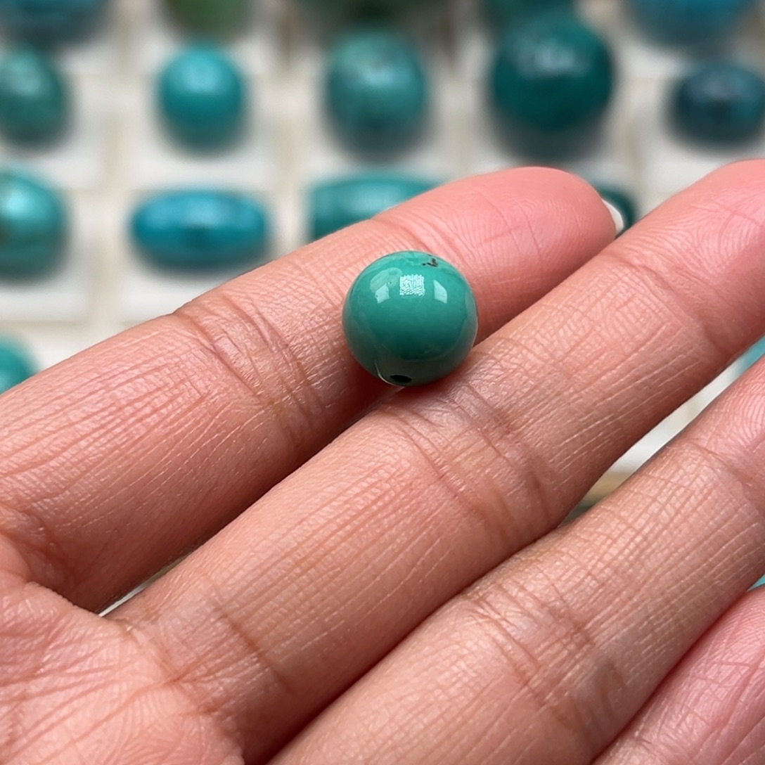 ****杨绿松石未镶嵌珠宝奇石