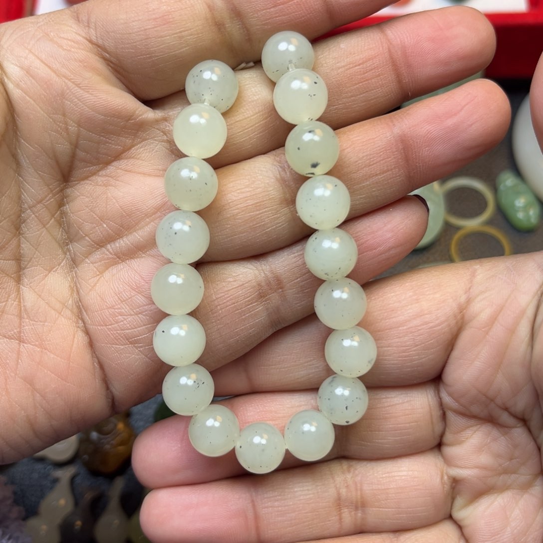 和田玉颈饰未镶嵌