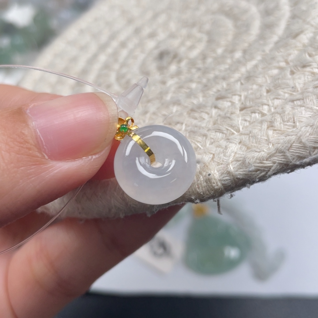 翡翠18K金镶嵌颈饰天然A货缅甸翡翠