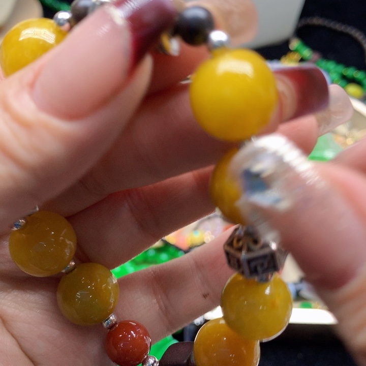 翡翠颈饰未镶嵌吊坠