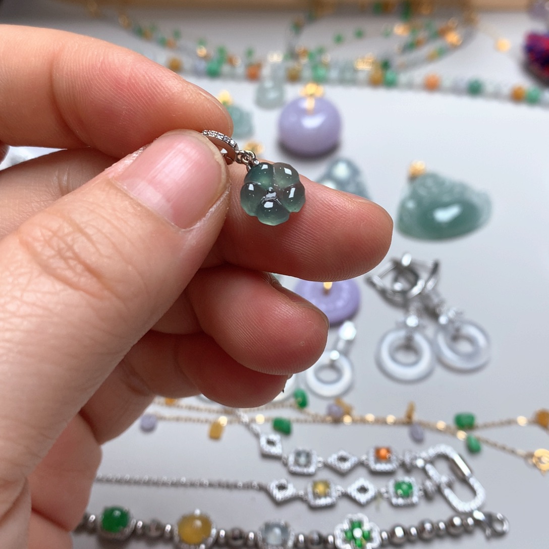 蜜***~翡翠银S925镶嵌颈饰翡翠花花