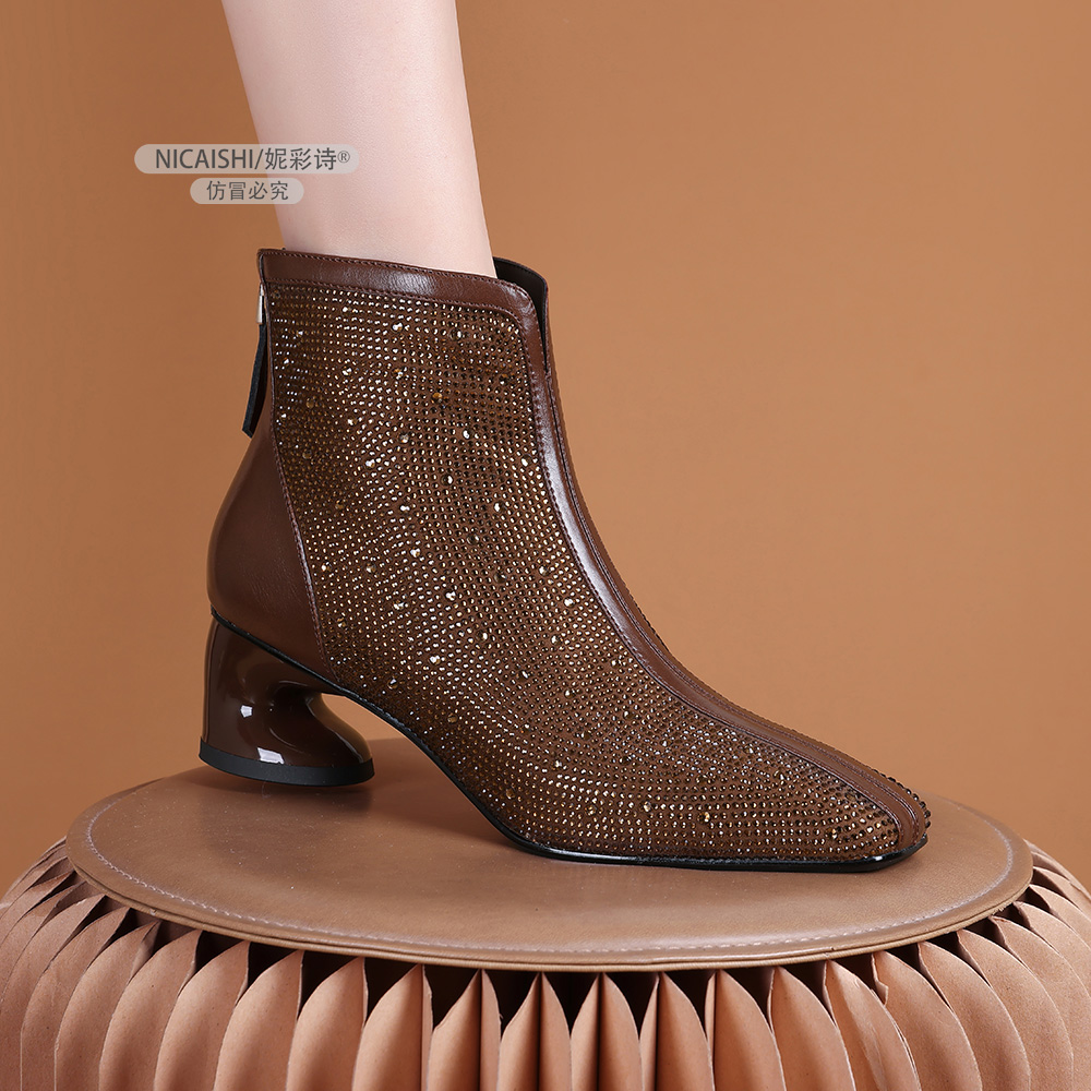 2025年新款轻奢风华丽贵气尖头高级感水钻短靴粗跟后拉链百搭3523