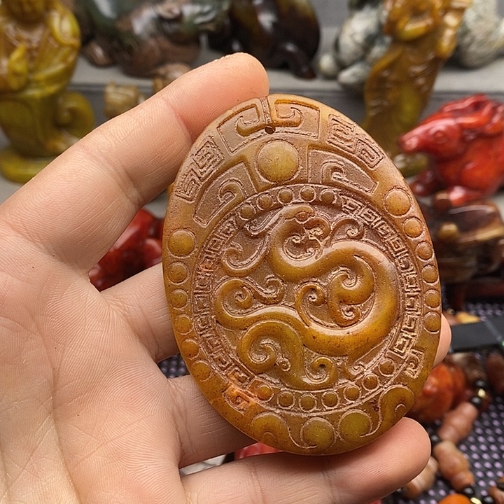 未镶嵌蛇纹石玉颈饰