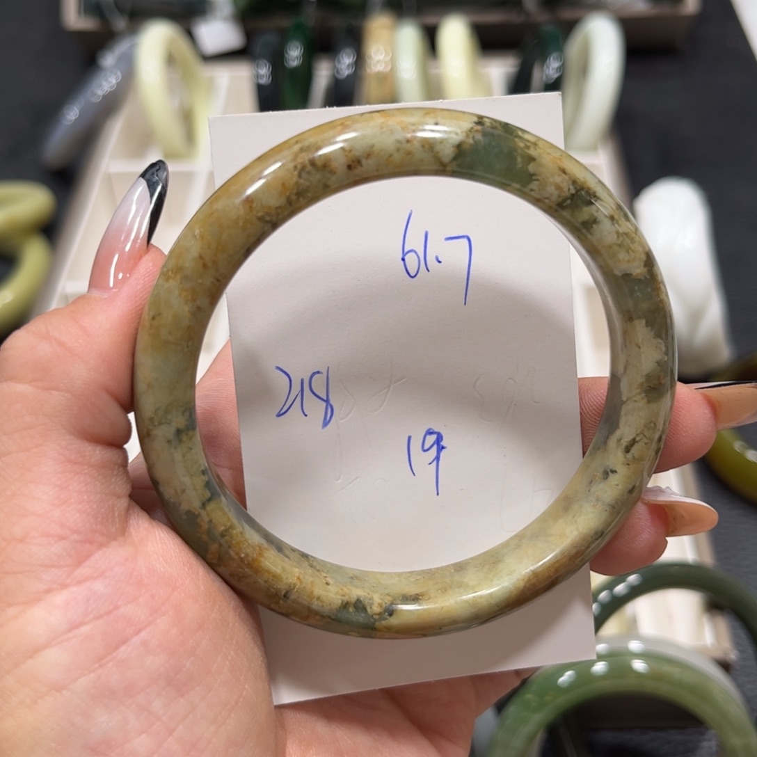 未镶嵌蛇纹石玉手镯