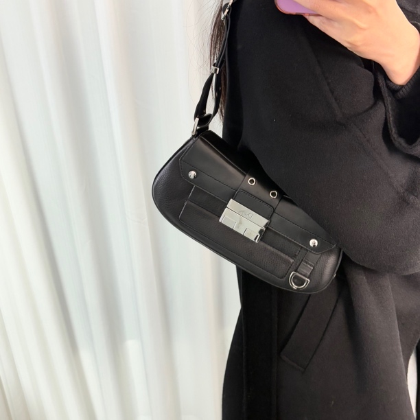 95新 DIOR/迪奥 黑银punk 单肩包 sdm