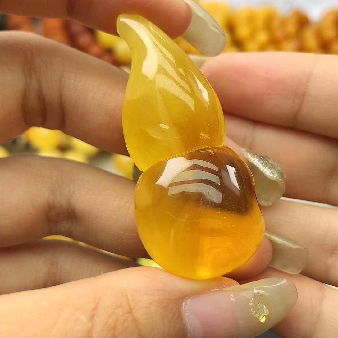 未镶嵌琥珀珠宝奇石