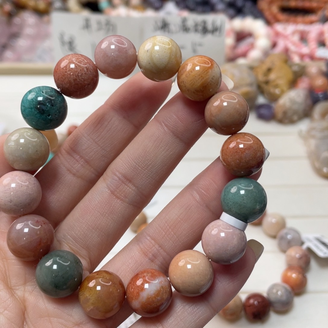 未镶嵌手链硅化玉龙**合076