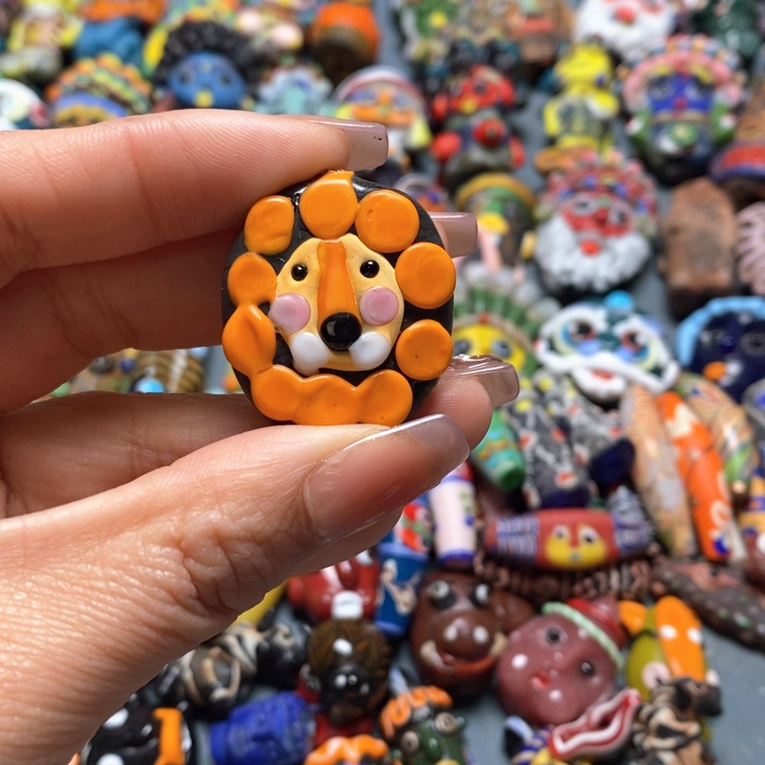 琉璃颈饰印度尼西亚狮子