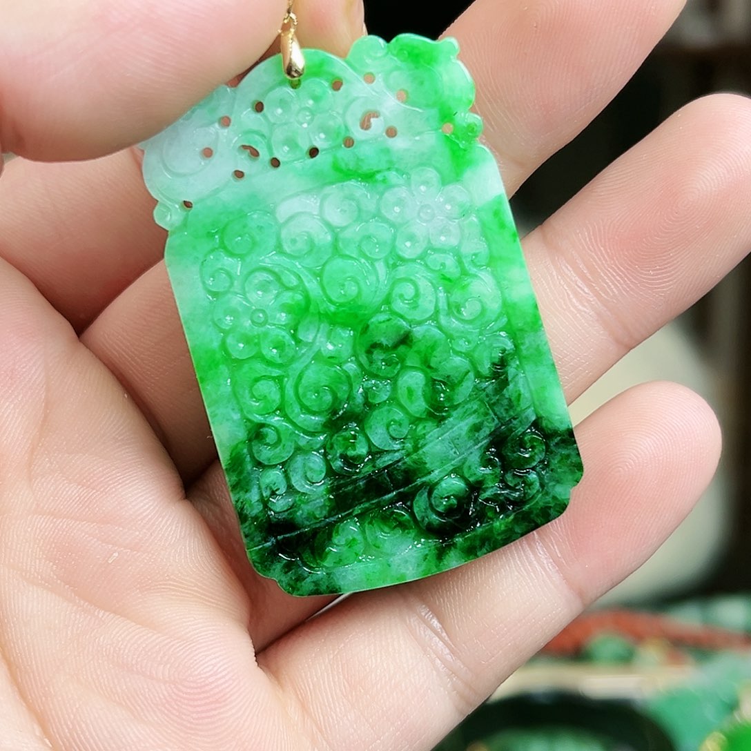 翡翠颈饰18K金镶嵌吊坠