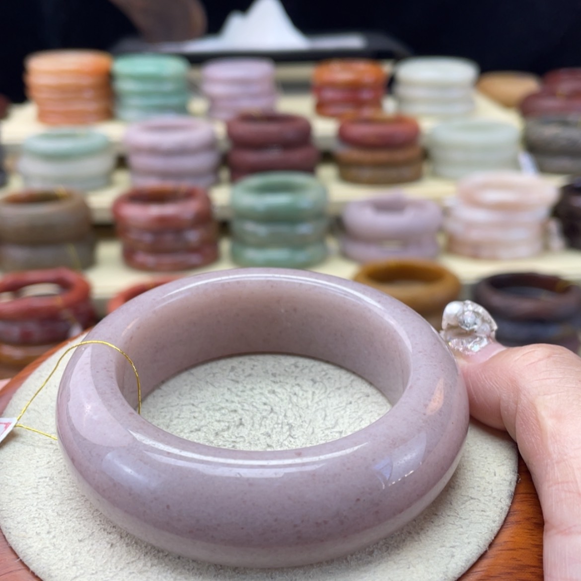 【闪购商品】石英质玉手镯未镶嵌小****）