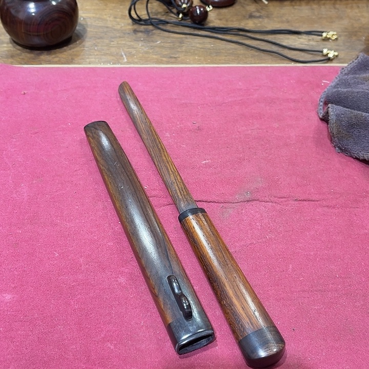 香榧木精品黄黄里和紫檀木器放漏了