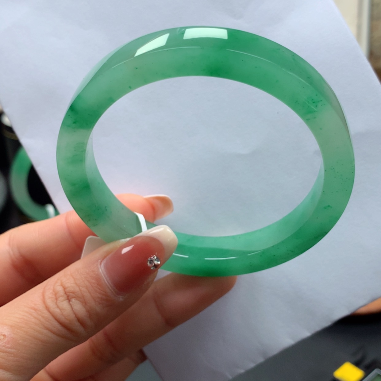 【闪购商品】石英质玉手镯未镶嵌