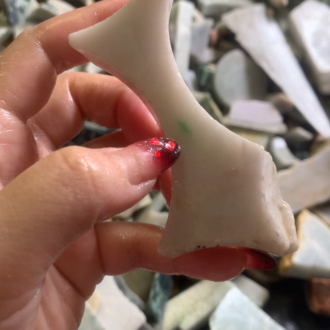 翡翠颈饰未镶嵌缅甸翡翠