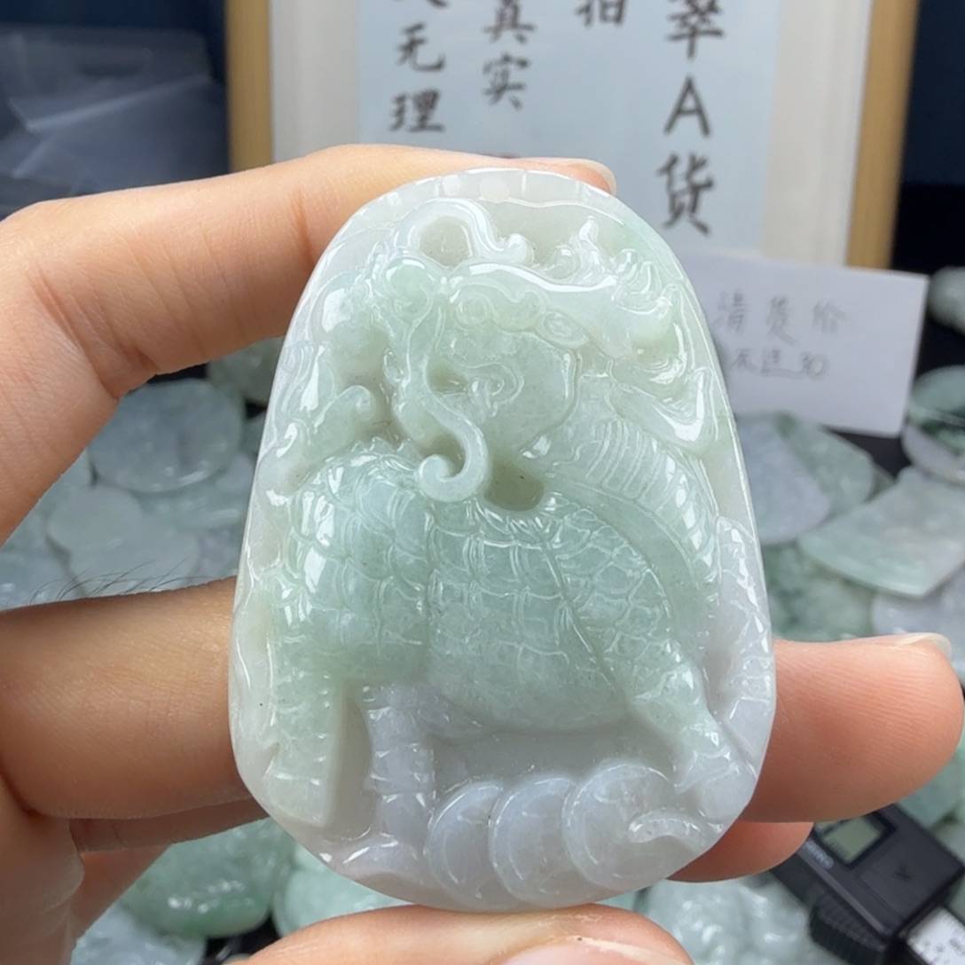 翡翠未镶嵌颈饰翡翠