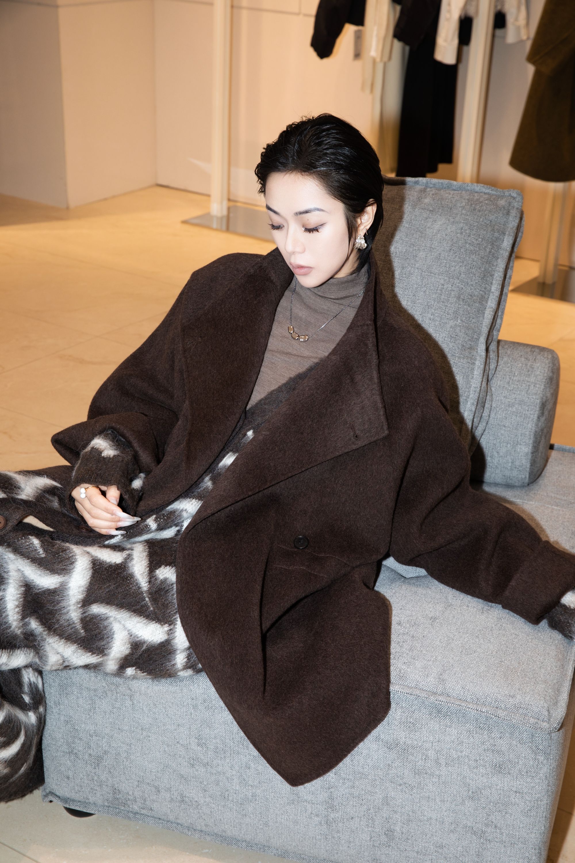 The One【奥法庄园】100羊毛设计感中长款立领双面大衣女冬N54A0453