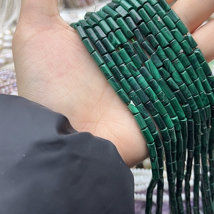 玛瑙/玉髓未镶嵌珠宝半成品一条4mm左右孔雀石管珠