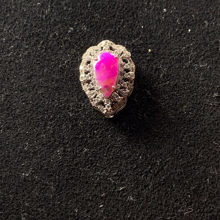 苏纪石（舒俱来）18K金镶嵌吊坠