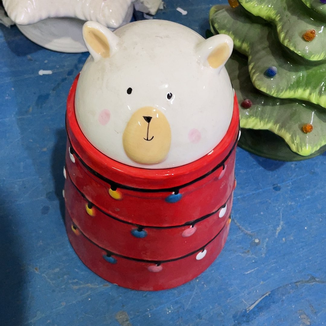 摆件   磕碰。瑕疵。 