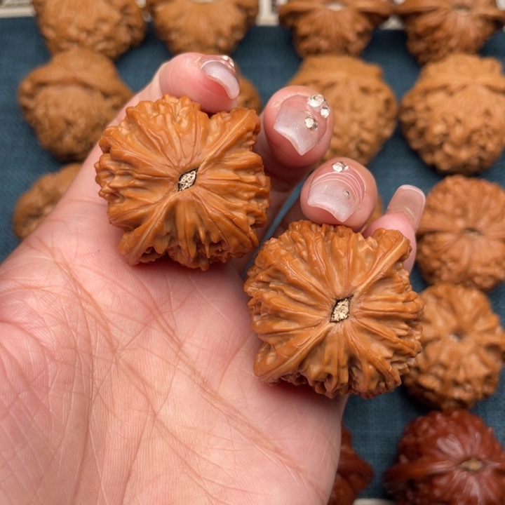 燃****把件文玩核桃39全品老树红皮山地磨。