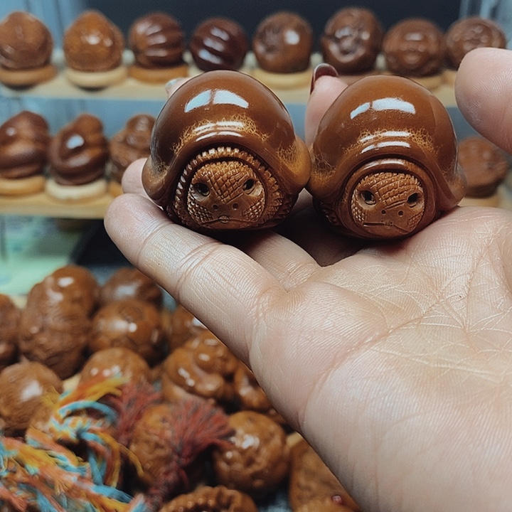 L***p橄榄核手串/手链帝王龟