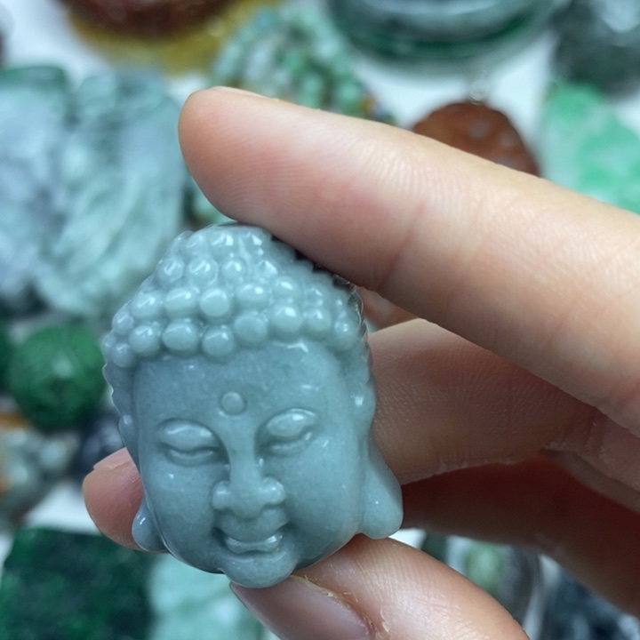 颈饰未镶嵌翡翠吊坠