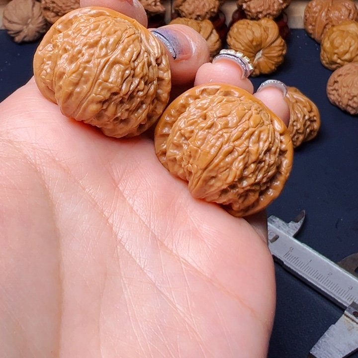 文玩核桃吊坠闷白33