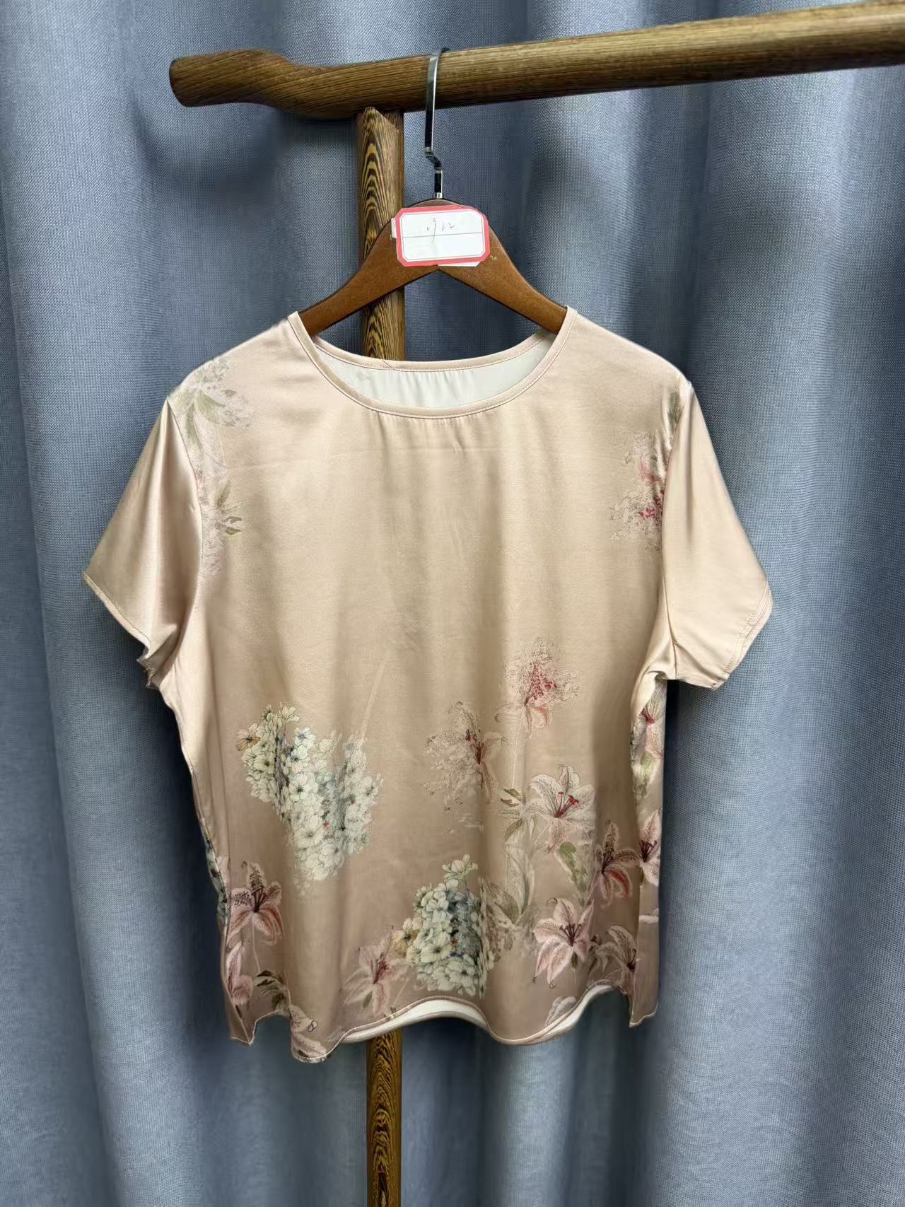 2025夏季新款休闲时尚圆领桑蚕丝上衣女V922