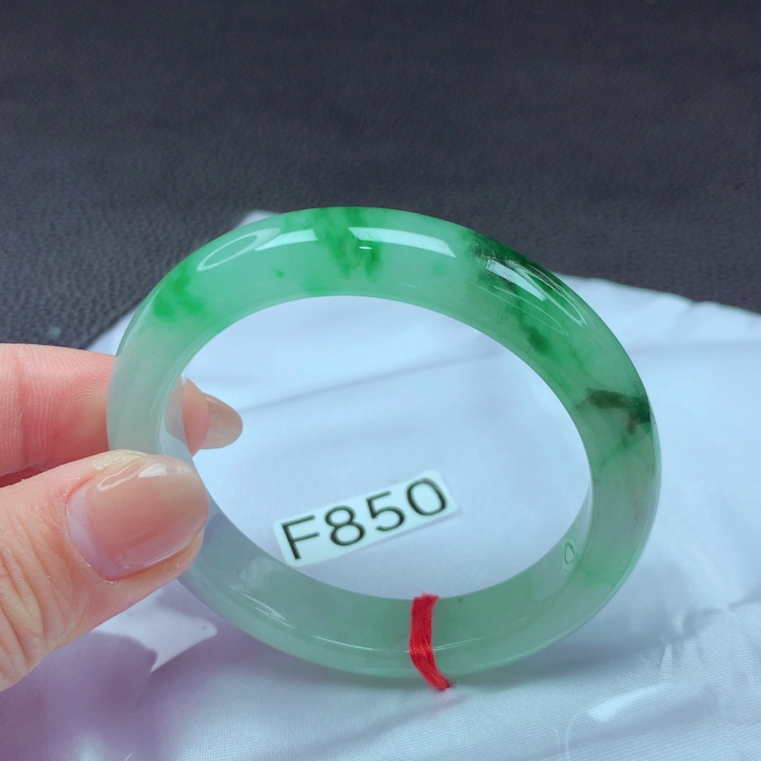 翡翠手镯未镶嵌手镯88