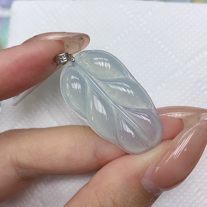 颈饰18K金镶嵌翡翠