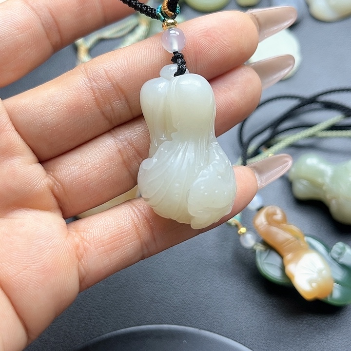 【闪购商品】颈饰未镶嵌和田玉