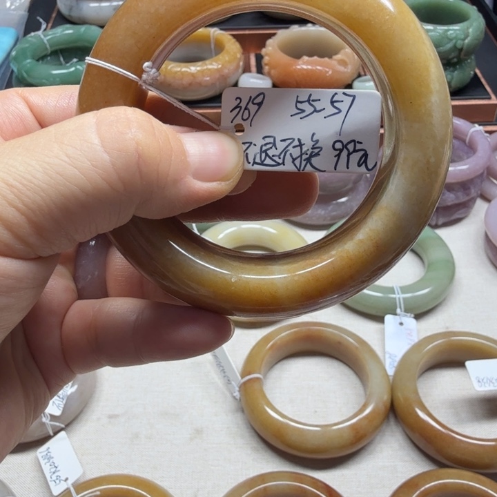 石英质玉未镶嵌手镯