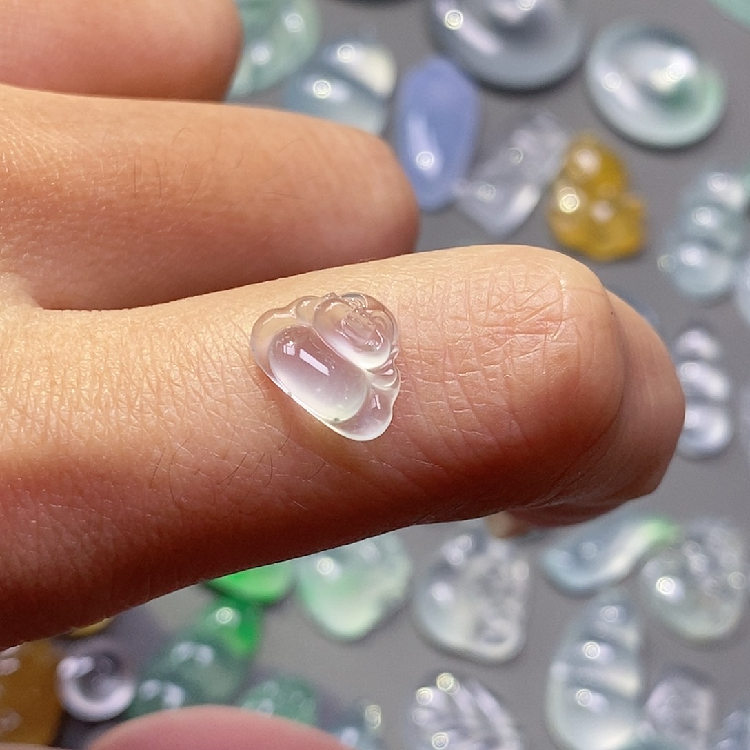 翡翠颈饰未镶嵌翡翠