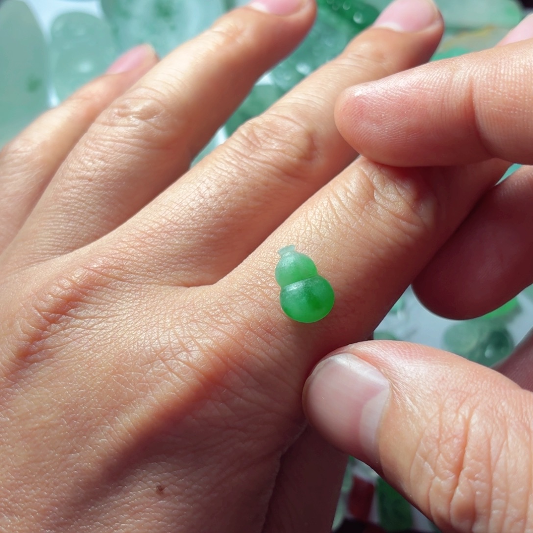 定制翡翠未镶嵌包工