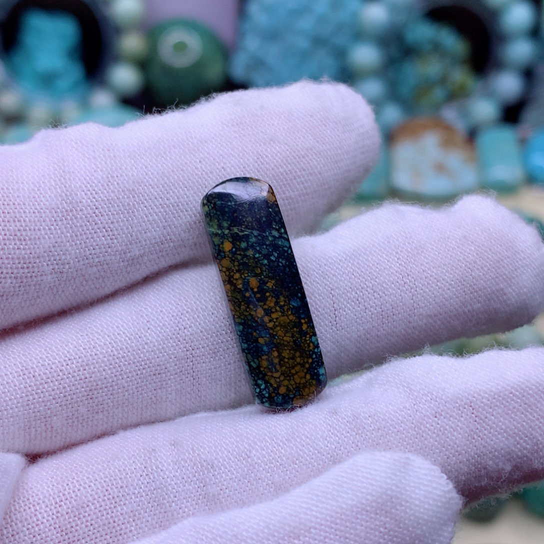 绿松石颈饰未镶嵌